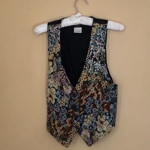 Tapestry vest